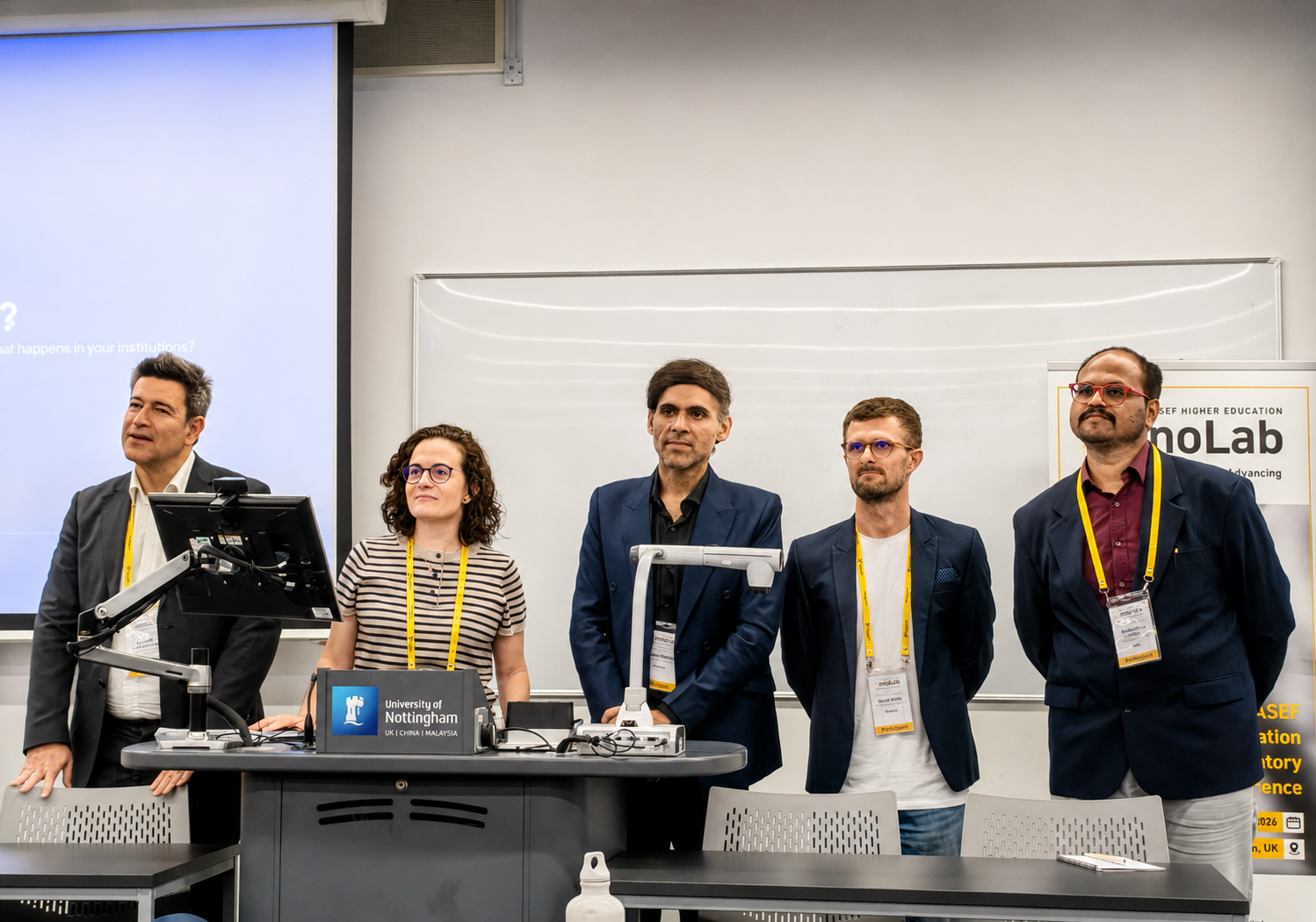 Integrants de l’equip, d’esquerra a dreta: Lampros Stergioulas (Països Baixos), Cinta Gallent-Torres (UV), Munir Moosa Sewani (Pakistan), David Timis (Bèlgica) i Anshumaan Goel (Índia).